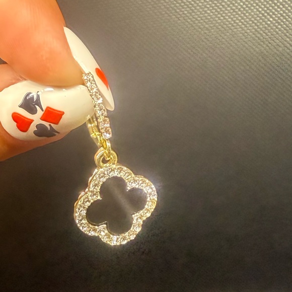 Four Leaf Clover Hoop Earrings💎 - Picture 10 of 12